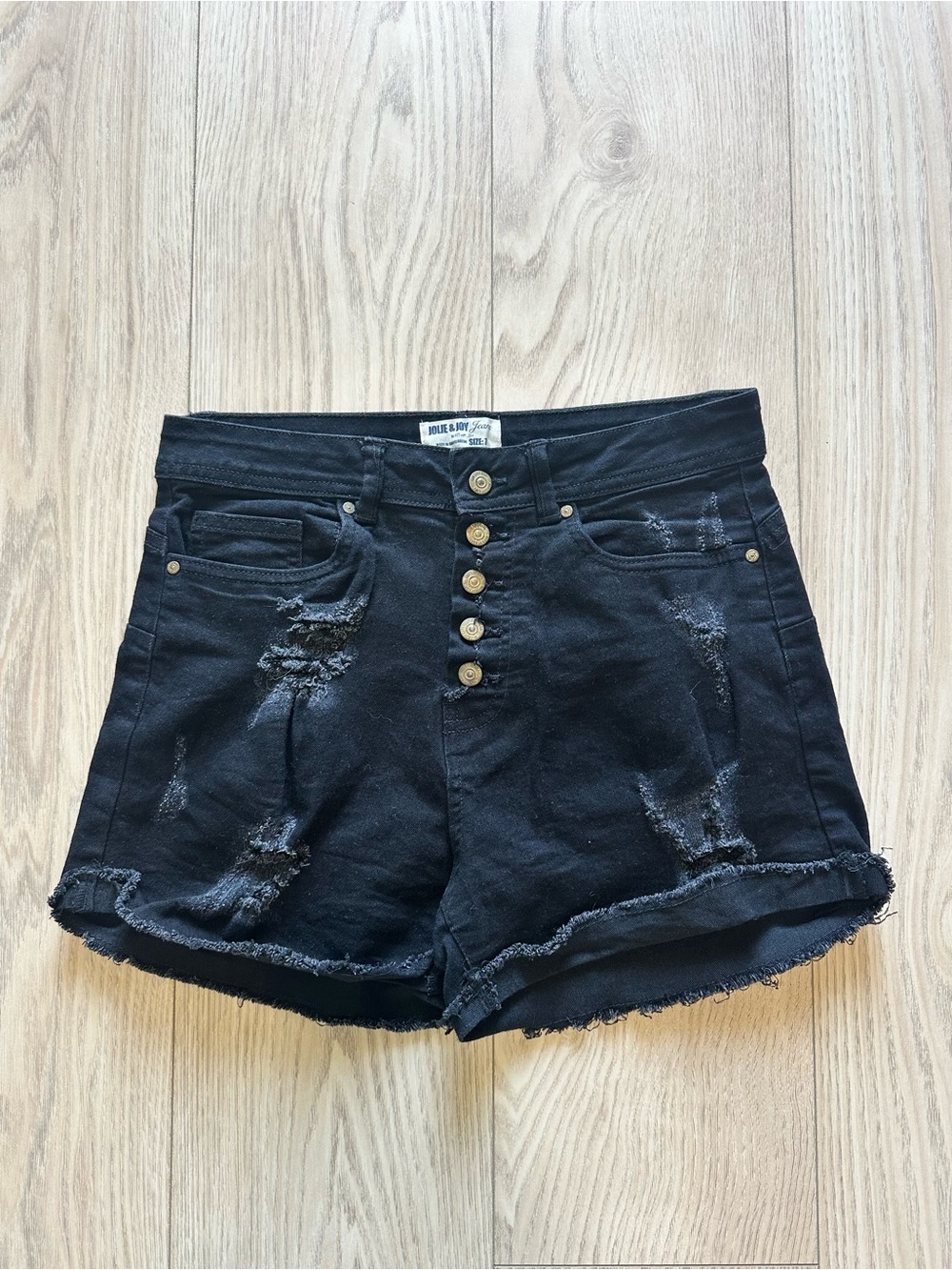 Jolie & Joy Black distressed short juniors size 7